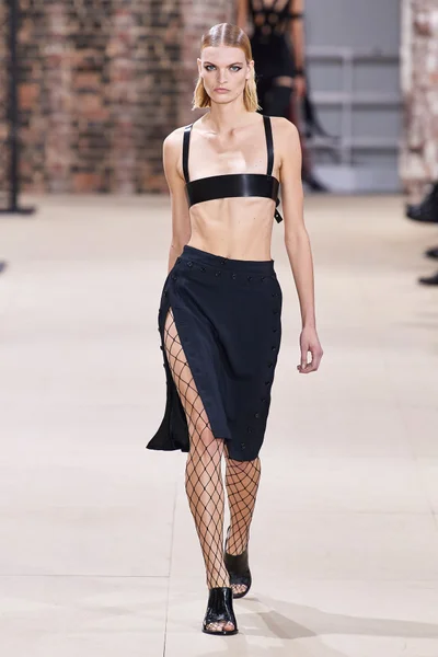 Look 19